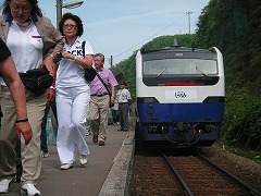 停車中のリゾートしらかみ