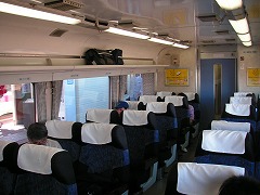 臨時快速車内