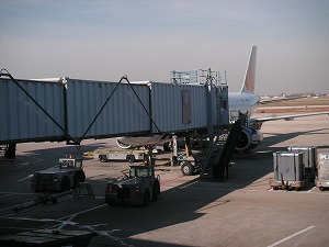 PBBが邪魔だけど、乗る飛行機