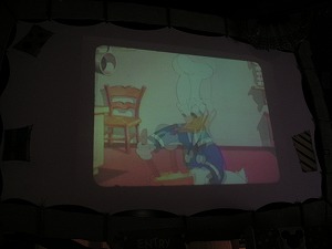 東京とは違い映像はグリーティングに関係なしです